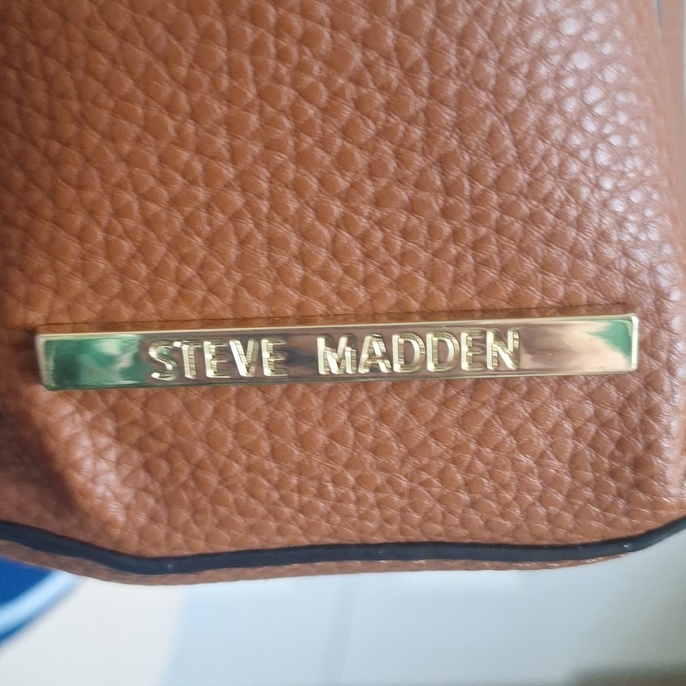 Steve Madden Brown Crossbody Bucket Bag - Picture 3 of 15